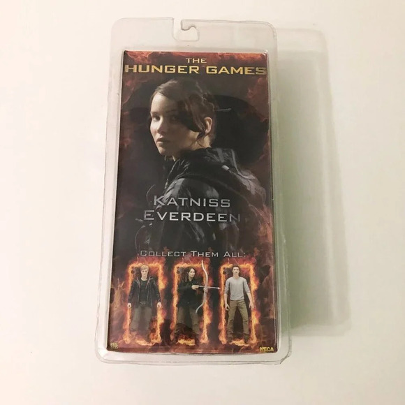 2012 The Hunger  Games Katniss Everdeen Figure Jennifer Lawrence Damaged Box - Picture 10 of 16